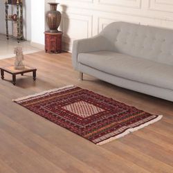 Regal Sky,'Floral Geometric-Patterned 3x4 100% Wool Area Rug in Red'