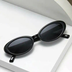 Lunettes de soleil ovales à petite monture UV400 légères en PC, style mode pour la conduite en extérieur, les voyages et les tenues urbaines
