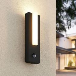 Lucande Applique da esterni LED Virgalia, rilevatore di movimento, IP54 Virgalia, Nero, Alluminio, Moderno