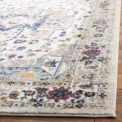 "Evoke Collection 5'-1" X 7'-6" Rug in Royal And Ivory - Safavieh EVK266F-5"