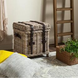 Kacia Wicker Side Trunk in Natural - Safavieh SEA7023B