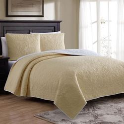 Marseille Quilt Set by American Home Fashion in Straw Yellow (Size FL/QUE)