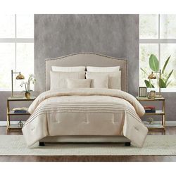 Noelle Comforter Set by 5th Avenue Lux in Gold (Size QUEEN)