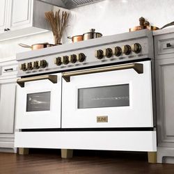 "Autograph Edition 60" 7.4 cu. ft. Dual Fuel Range with Gas Stove and Electric Oven in DuraSnow® Stainless Steel with White Matte Door and Champagne Bronze Accents - ZLINE Kitchen And Bath RASZ-WM-60-CB"