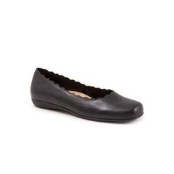 Wide Width Women's Sabine Dressy Flat by Trotters in Black (Size 7 1/2 W)