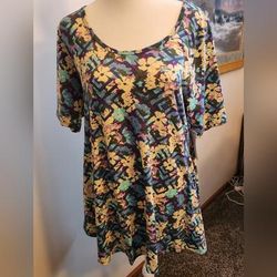 Lularoe Tops | Lularoe Perfect Tee | Color: Cream/Green | Size: M