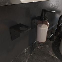 Randolph Morris Flat Metal Bottle Holder Matte Black (pack of 2) RM45090-MB