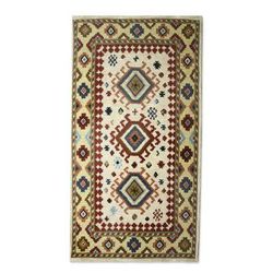 'Hand-Tufted Geometric Wool Area Rug (5x8) from India'