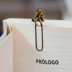 'Antique-Finished Dog-Shaped Golden Zamac Metal Clip Bookmark'