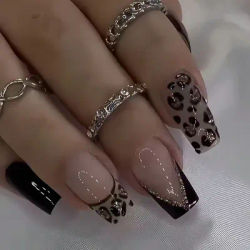 24 pièces noir imprimé léopard modèles français presse sur ongles couverture complète doux Cool court carré faux ongles pour les femmes Simple Nail Art