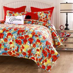 Poppies Modern Boho Floral Finely Stitched Quilt Set by Greenland Home Fashions in Red (Size TWIN)