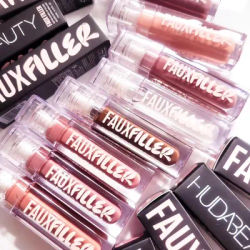 HUDA BEAUTY 11 Colors Filler Shiny Non Sticky Lip Gloss Moisturizing Lip Balm Lips Oil Gloss Care high-shine Hydrating Smooths