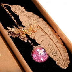 Elegant Metal Feather Bookmark - Perfect Gift for Women, Book Lovers, Teachers & Mom - Birthday/Christmas/Mothers Day Present