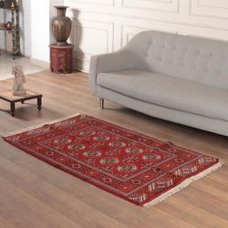 'Classic Cross-Patterned Crimson Red 3x5 100% Wool Area Rug'