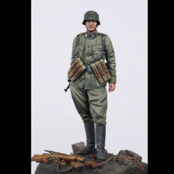 1/35 Resting soldier, Resin Model figure Soldier, Military themes, Unassembled and unpainted kit