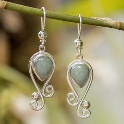 'Vintage-Inspired Apple Green Jade Silver Dangle Earrings'