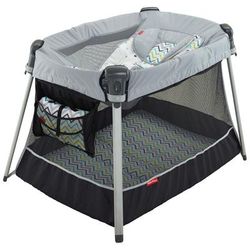 Fisher-Price Ultra-Lite Day & Night Play Yard - Chevron Fusion