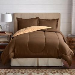 BH Studio Reversible Comforter by BH Studio in Chocolate Latte (Size KING)