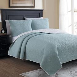 Marseille Quilt Set by American Home Fashion in Sea Grass (Size FL/QUE)
