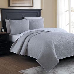 Marseille Quilt Set by American Home Fashion in Gray (Size KING)