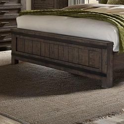 Rustic King Panel Footboard In Rock Beaten Gray Finish with Saw Cuts - Liberty Furniture 759-BR16