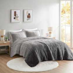 Intelligent Design Brielle Ombre Shaggy Long Fur Comforter Mini Set in Grey (Twin/Twin XL) - Olliix ID10-2146