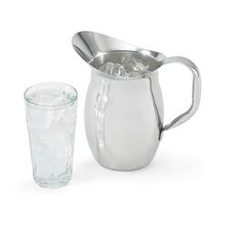 Vollrath 92020 64 oz Stainless Steel Pitcher w/ Mirror Finish, Silver