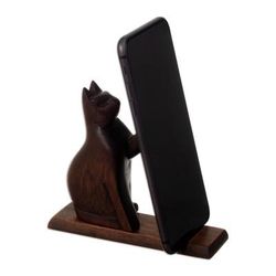'Feline-Themed Cedar Wood Phone Holder in Dark Brown Hue'