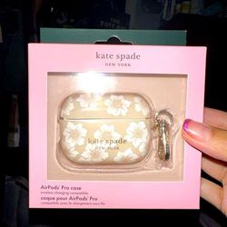 Kate Spade Headphones | Kate Spade Airpods’ Pro Case | Color: Cream | Size: Os