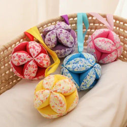 1Pc bébé main attraper tissu balle jouet Interaction infantile coloré hochet balle jouet avec ruban apaiser lit suspendu hochet jouet cadeau