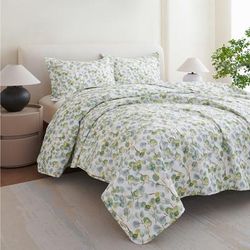 Printed Quilt Set With Tote by BrylaneHome in Green Leaves (Size KING)