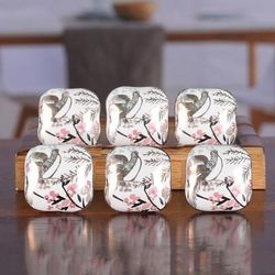 'Nature-Themed Set of 6 Ceramic Knobs in Golden and Ivory'