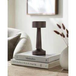Ibipitanga 9"H x 4"W x 4"D Traditional Dark Red Table Lamp - Boutique Rugs