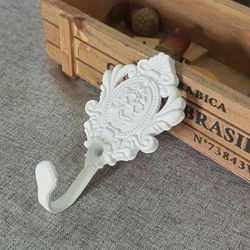 TEMU Luxury Vintage Hook - 1pc, Metal, For Towels And Robes - Elegant Bathroom Accessory