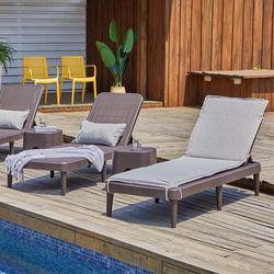 Tahiti Chaise Lounge by Lagoon in Brown