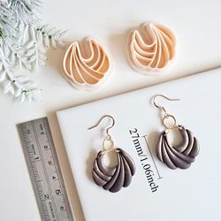 TEMU 2pcs Embossed Polymer Clay Earring Cutters Mirrord Set, Elegant Hollow Art Deco Clay Cutters For Pendant Necklace Making, High-precision Plastic Earring & Jewelry Making Supplies