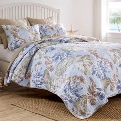 Tropics Finely Stitched Quilt Set by Greenland Home Fashions in Mist (Size TWIN)