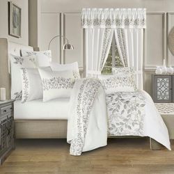 Laurel 4 Piece Comforter Set by Royal Court in White (Size FL/QUE)