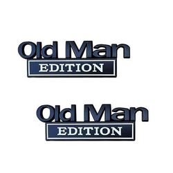 2 pezzi di stemma per auto in edizione Old Man – divertente decalcomania di ricambio in ABS 3D per parafanghi auto, camion, SUV – fantastici adesivi per parafanghi per moto in stile Elder,