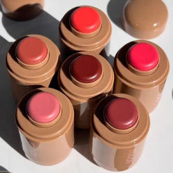 Summer Fashion Hot Sales Makeup Brand Long Lasting Moisturizing Brighten Face Cream Piggy Blusher Lipstick Lipliner Cosmetics