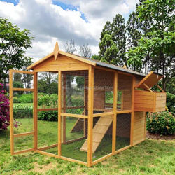 Modern Sustainable Solid Wooden Chicken Coop With Button Closure Outdoor Pet Furniture Farm Building All Seasons