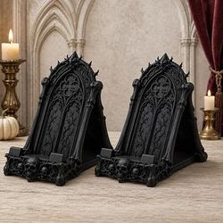 Confezione da 2 supporti per cellulare a forma di teschio gotico da scrivania, supporto per cellulare a cattedrale nero opaco con dettagli a spina, decorazione dark e spettrale, regalo gotico unico