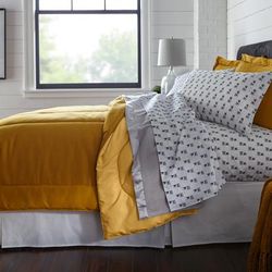 BH Studio Reversible Comforter by BH Studio in Gold Maize (Size TWIN)