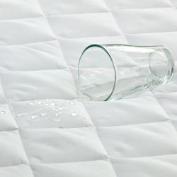 Bed Tite™ Aquaguard Waterproof Mattress Pad by BrylaneHome in White (Size QUEEN)