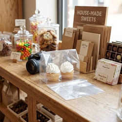 Tiny Double Mini Cupcake Clear Gusset Bag & Clear Mini Cupcake Tray Insert Set Bag Size: 5" x 2 1/4" x 5" 100 Sets Crystal Clear Bags