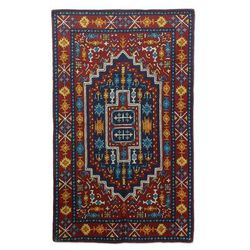 Blue Mughal Palace,'Blue and Burgundy Handcrafted Chain Stitch Wool Rug (3 x 5)'