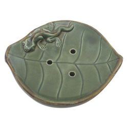 Gecko Home,'Ceramic Leaf Soap Dish with Gecko Decoration'