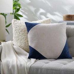 Kedem 22" Square Modern Cotton Navy/Peach Throw Pillow - Boutique Rugs