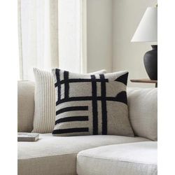 Svein 18" Square Modern Wool Black Throw Pillow - Boutique Rugs