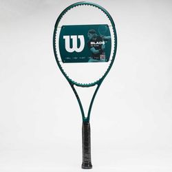 Wilson Blade 98 (18x20) v9 Tennis Racquets